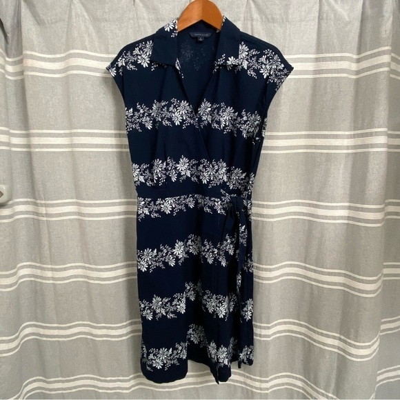 TOMMY HILFIGER / Blue & White Floral Print Wrap Cap Sleeve Dress Size M - Picture 1 of 12
